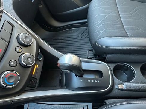 Used 2022 Chevrolet Trax LT w/ Driver Confidence Package image 24