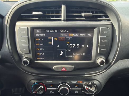 Used 2025 Kia Soul LX w/ LX Technology Package FWD image 20