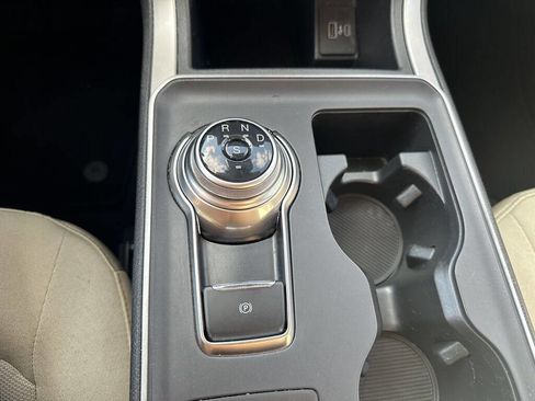 Used 2021 Ford Edge SE w/ Cargo Accessory Package image 26