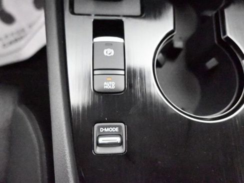 Used 2025 Nissan Rogue SV FWD image 17