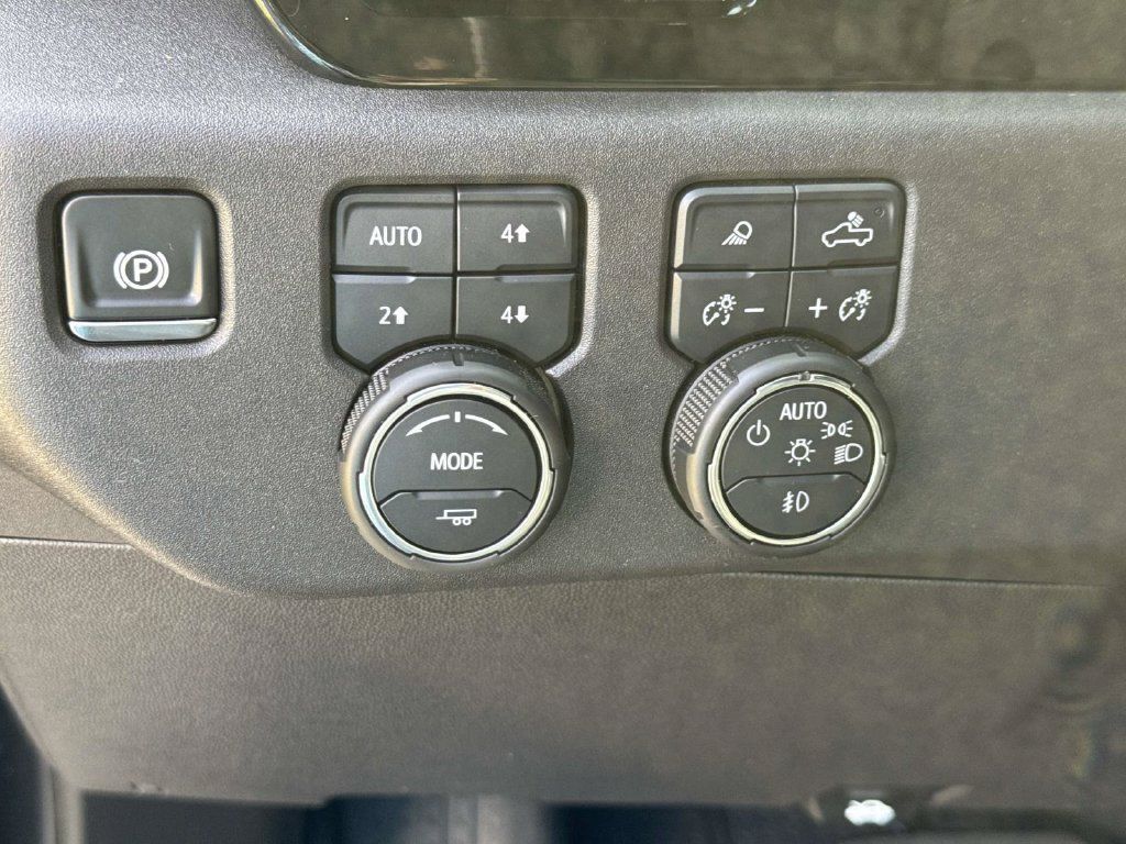 Used 2025 Chevrolet Silverado 1500 ZR2 w/ Technology Package AWD/4WD image 20