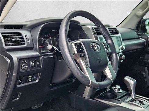 Used 2022 Toyota 4Runner TRD Sport AWD/4WD image 10