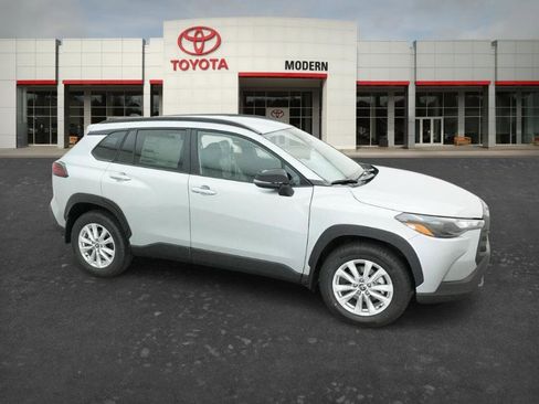 New 2026 Toyota Corolla Cross LE image 5