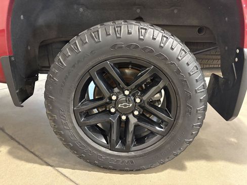 Used 2019 Chevrolet Silverado 1500 LT Trail Boss AWD/4WD image 54