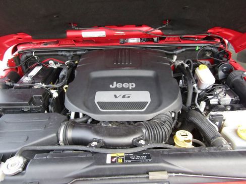 Used 2018 Jeep Wrangler Unlimited Sahara image 24