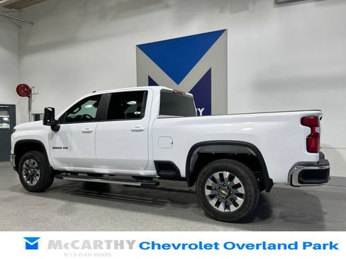 Used 2025 Chevrolet Silverado 2500 LT w/ Convenience Package AWD/4WD image 8