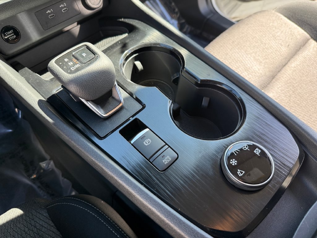 Used 2024 Nissan Rogue SV AWD/4WD image 18