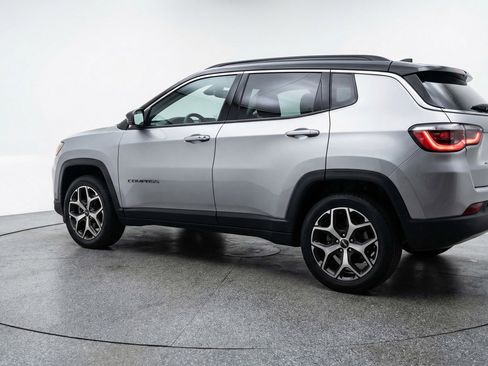 Used 2025 Jeep Compass Limited image 6