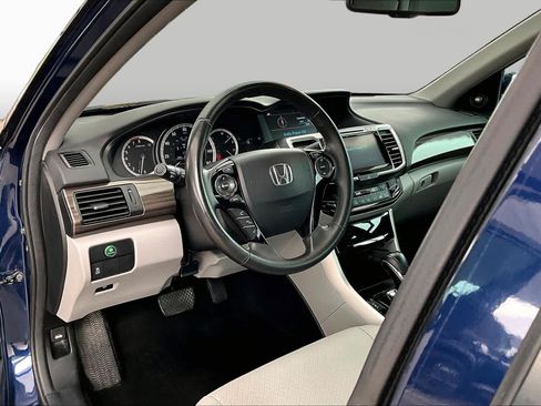 Used 2017 Honda Accord EX-L image 18