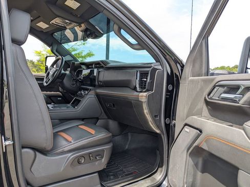 Used 2025 GMC Sierra 2500 AT4 AWD/4WD image 42