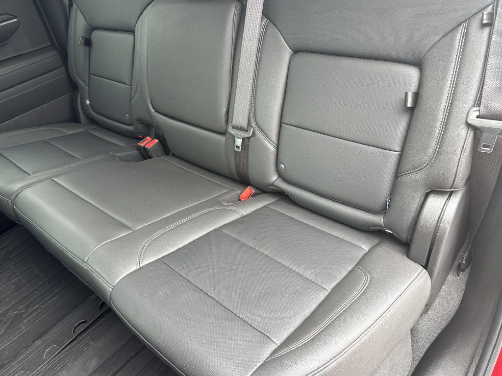 Used 2024 GMC Sierra 1500 SLT w/ SLT Convenience Package AWD/4WD image 32