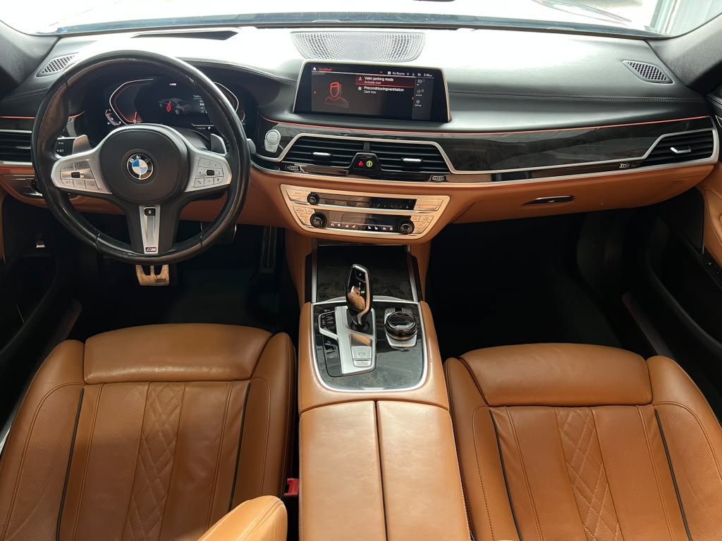 Used 2022 BMW 750i xDrive w/ Executive Package AWD/4WD image 12