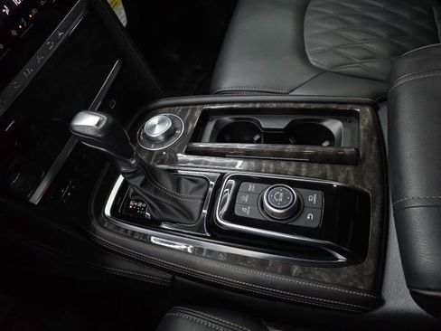 Used 2023 Nissan Armada Platinum AWD/4WD image 31