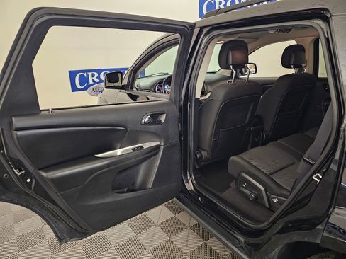 Used 2019 Dodge Journey SE w/ Premium Group image 31