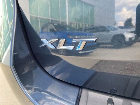 Used 2022 Ford Explorer XLT w/ Equipment Group 202A image 10