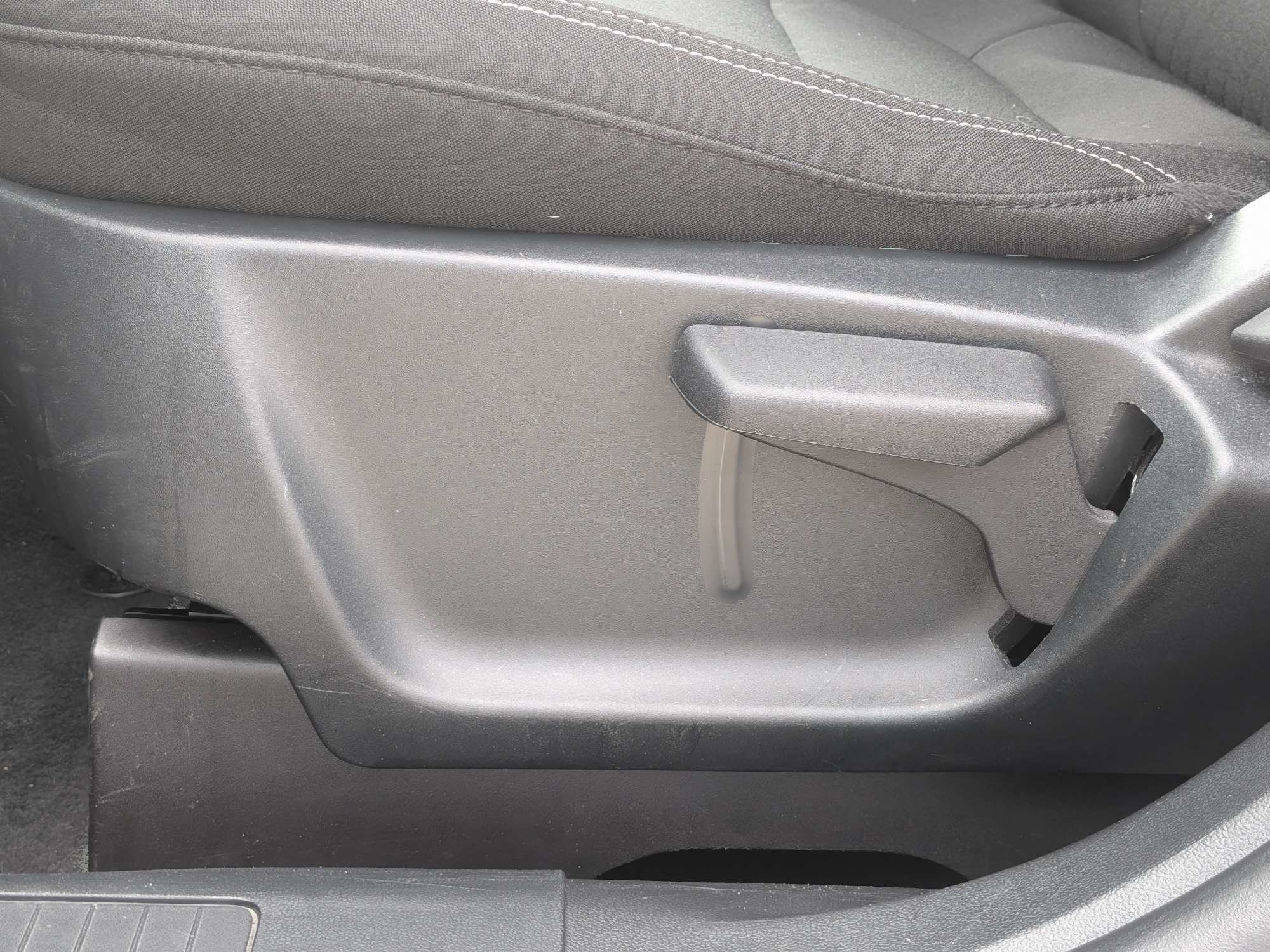 Used 2025 Ford Escape Active AWD/4WD image 21