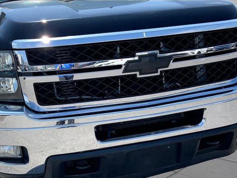 Used 2011 Chevrolet Silverado 2500 LTZ w/ LTZ Plus Package AWD/4WD image 29