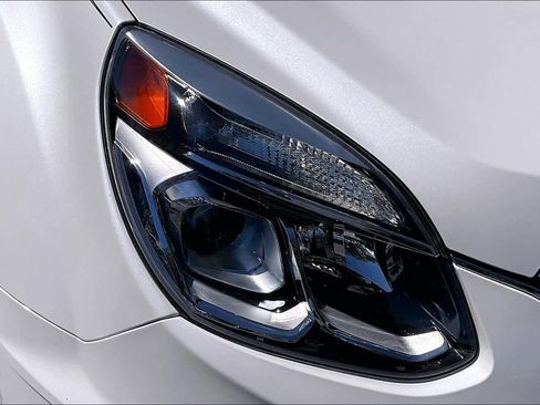 Used 2016 Chevrolet Equinox LTZ w/ Enhanced Convenience Package image 27