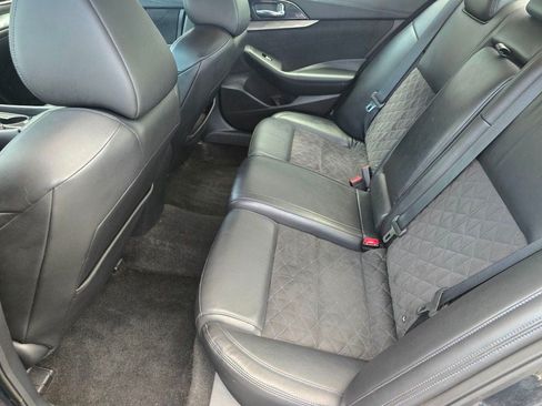 Used 2016 Nissan Maxima SR FWD image 11