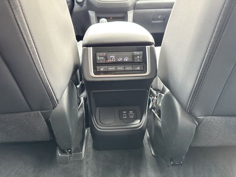 Used 2023 Subaru Ascent Limited w/ Technology Package AWD/4WD image 21