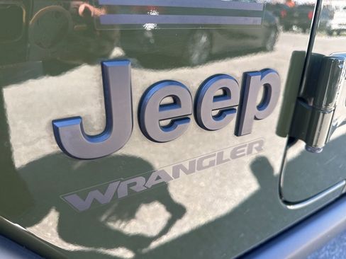 Used 2021 Jeep Wrangler Sport S image 24