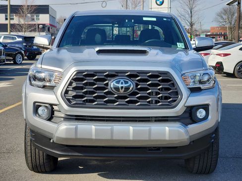 Used 2022 Toyota Tacoma TRD Sport w/ Black Out Package (TMS) image 2