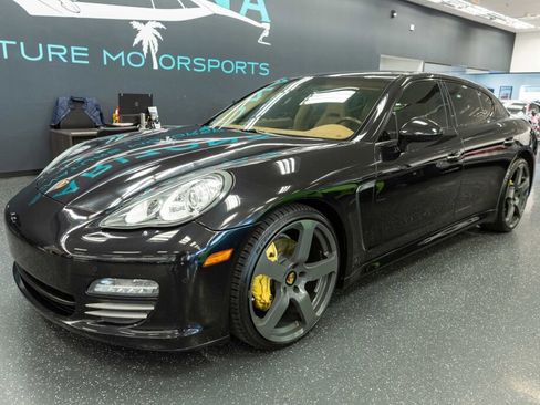Used 2010 Porsche Panamera 4S image 2
