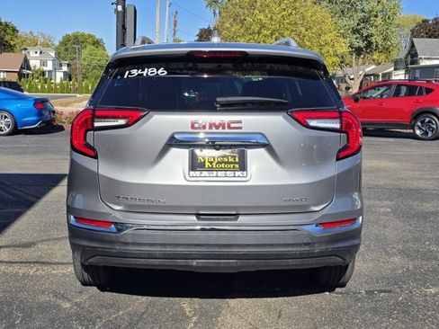 Used 2024 GMC Terrain SLT image 6