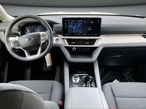 New 2025 Ford Explorer Active image 5