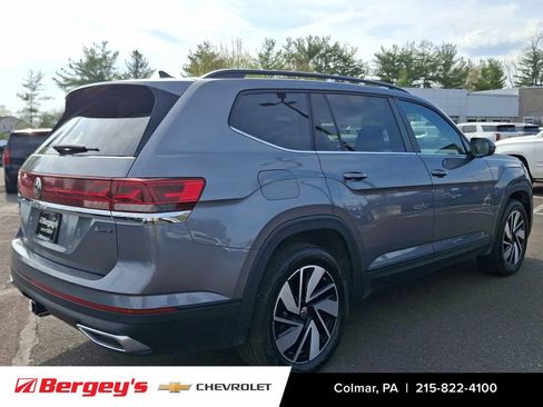 Used 2025 Volkswagen Atlas SE AWD/4WD image 5