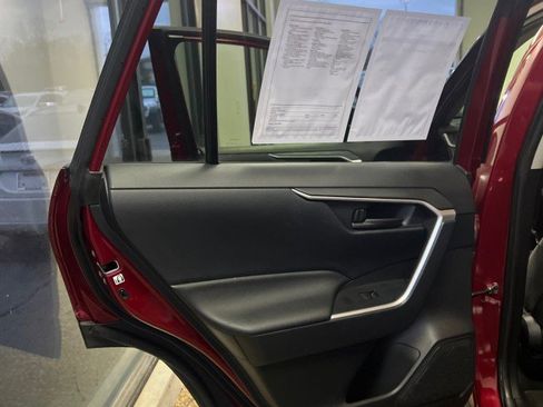 Used 2020 Toyota RAV4 LE image 16
