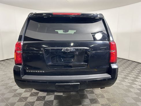 Used 2020 Chevrolet Suburban LT w/ Luxury Package AWD/4WD image 6