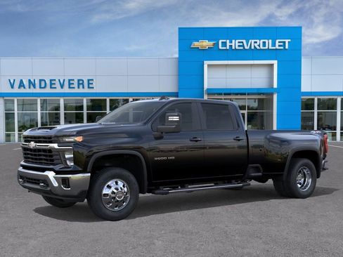 New 2026 Chevrolet Silverado 3500 LT image 2