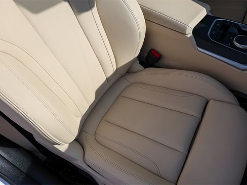 Used 2021 BMW 430i Convertible image 21