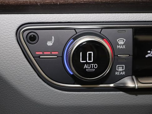 Used 2024 Audi Q5 2.0T Premium w/ Convenience Package image 8