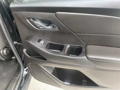 Used 2020 Chevrolet Traverse LT FWD image 35