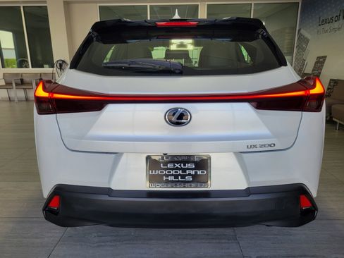 Used 2020 Lexus UX 200 w/ Premium Package FWD image 4