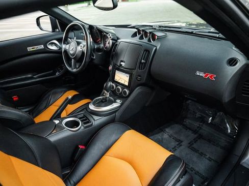 Used 2009 Nissan 370Z Coupe image 19