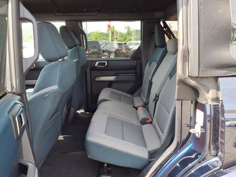 Used 2021 Ford Bronco Outer Banks AWD/4WD image 12