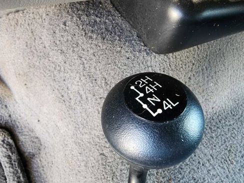 Used 2001 Ford F250 XLT image 18