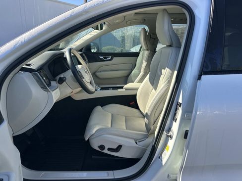Certified 2023 Volvo XC60 B5 Ultimate image 17