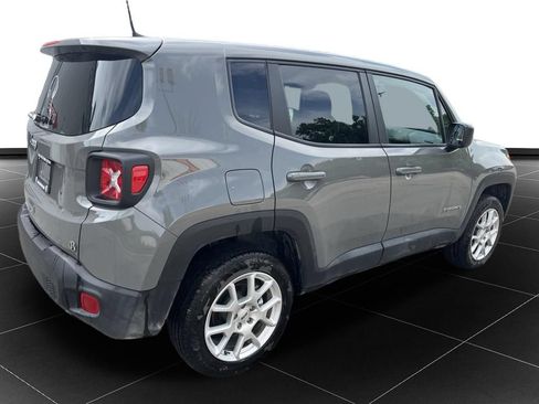 Used 2023 Jeep Renegade Latitude AWD/4WD image 5