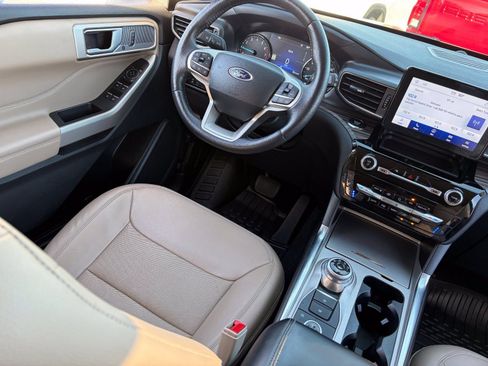 Used 2024 Ford Explorer Limited AWD/4WD image 15