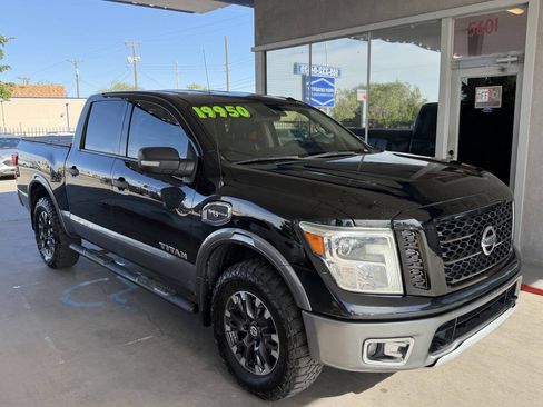 Used 2017 Nissan Titan PRO-4X AWD/4WD image 2