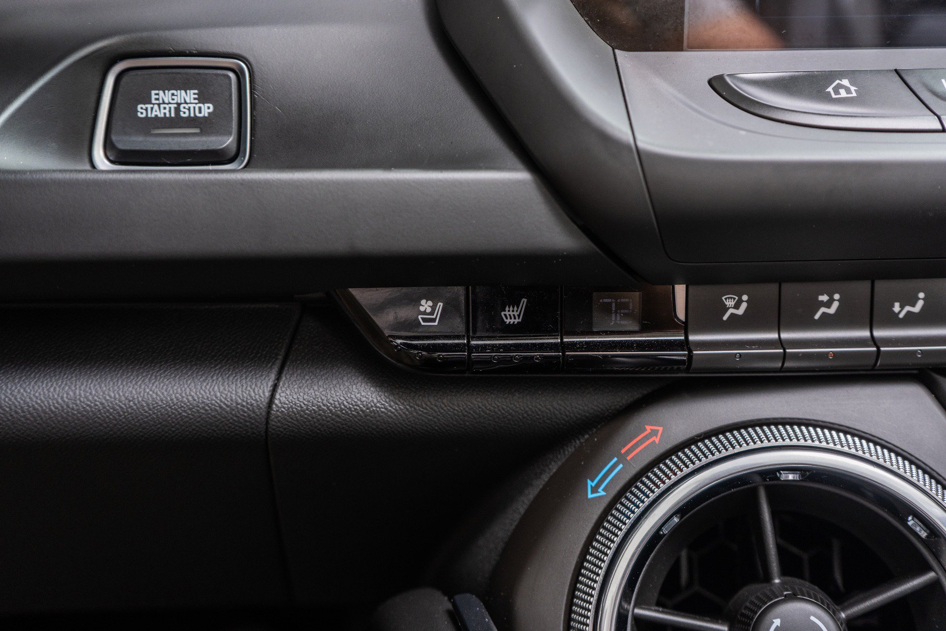 Used 2018 Chevrolet Camaro SS RWD image 28