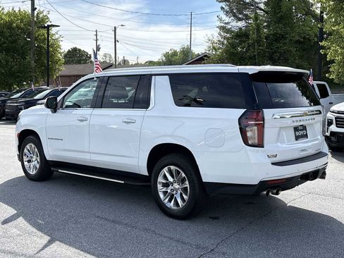 Used 2022 Chevrolet Suburban Premier AWD/4WD image 8