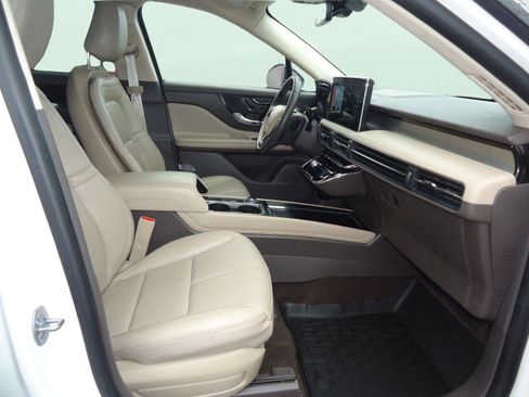 Used 2023 Lincoln Corsair AWD w/ Equipment Group 101A image 25