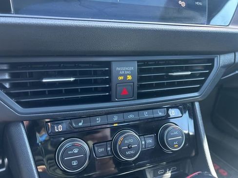 Used 2022 Volkswagen Jetta GLI Autobahn FWD image 35