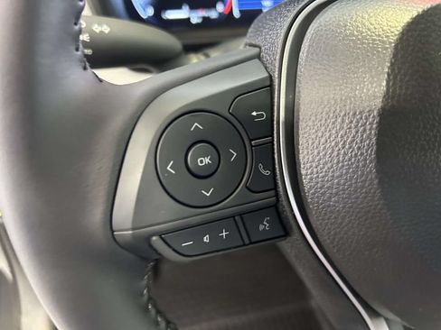 Used 2026 Toyota Corolla SE w/ SE Package FWD image 19