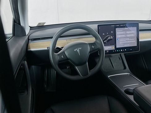 Used 2021 Tesla Model 3 Standard Range Plus RWD image 16